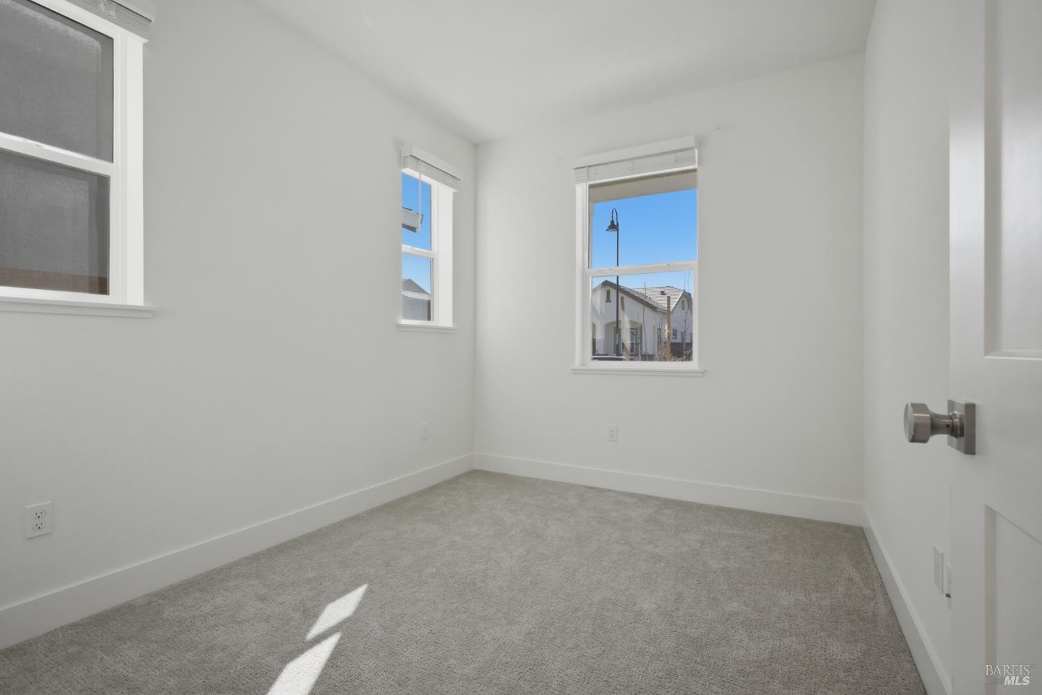 Detail Gallery Image 10 of 29 For 1588 Nightfall Ln, Fairfield,  CA 94533 - 4 Beds | 3 Baths