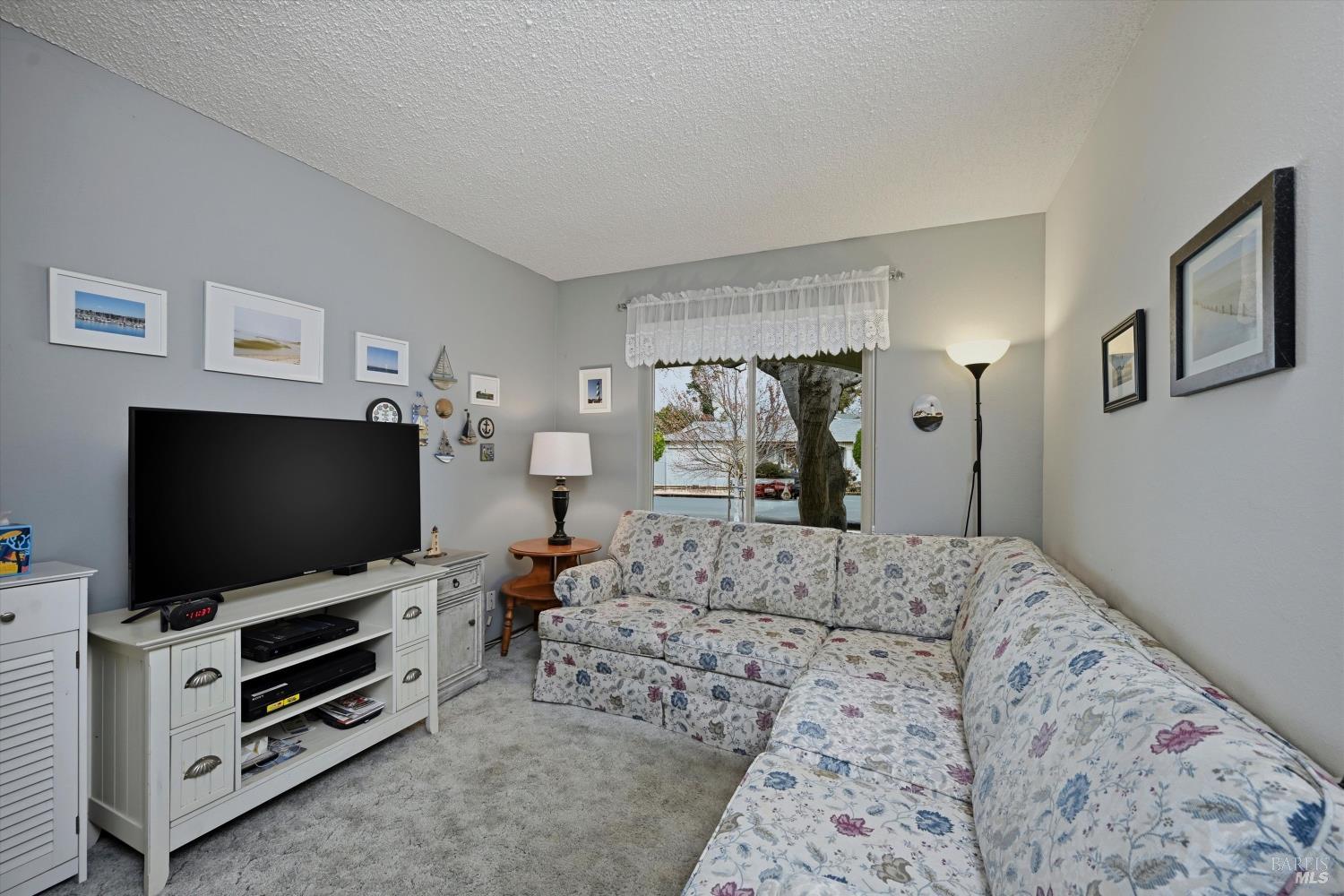 Detail Gallery Image 12 of 25 For 1091 Cayetano Dr, Napa,  CA 94559 - 3 Beds | 2 Baths