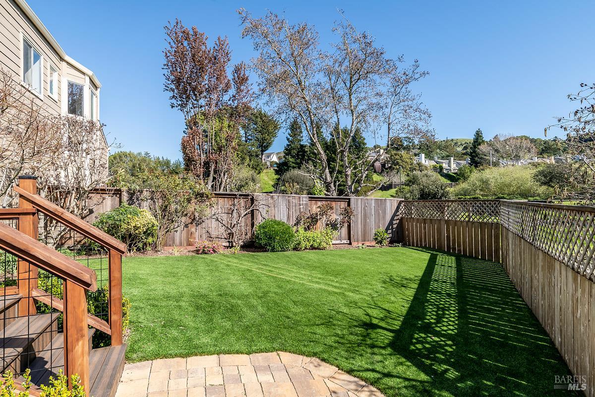 Detail Gallery Image 29 of 40 For 37 Creekside Ct, Corte Madera,  CA 94925 - 2 Beds | 2/1 Baths