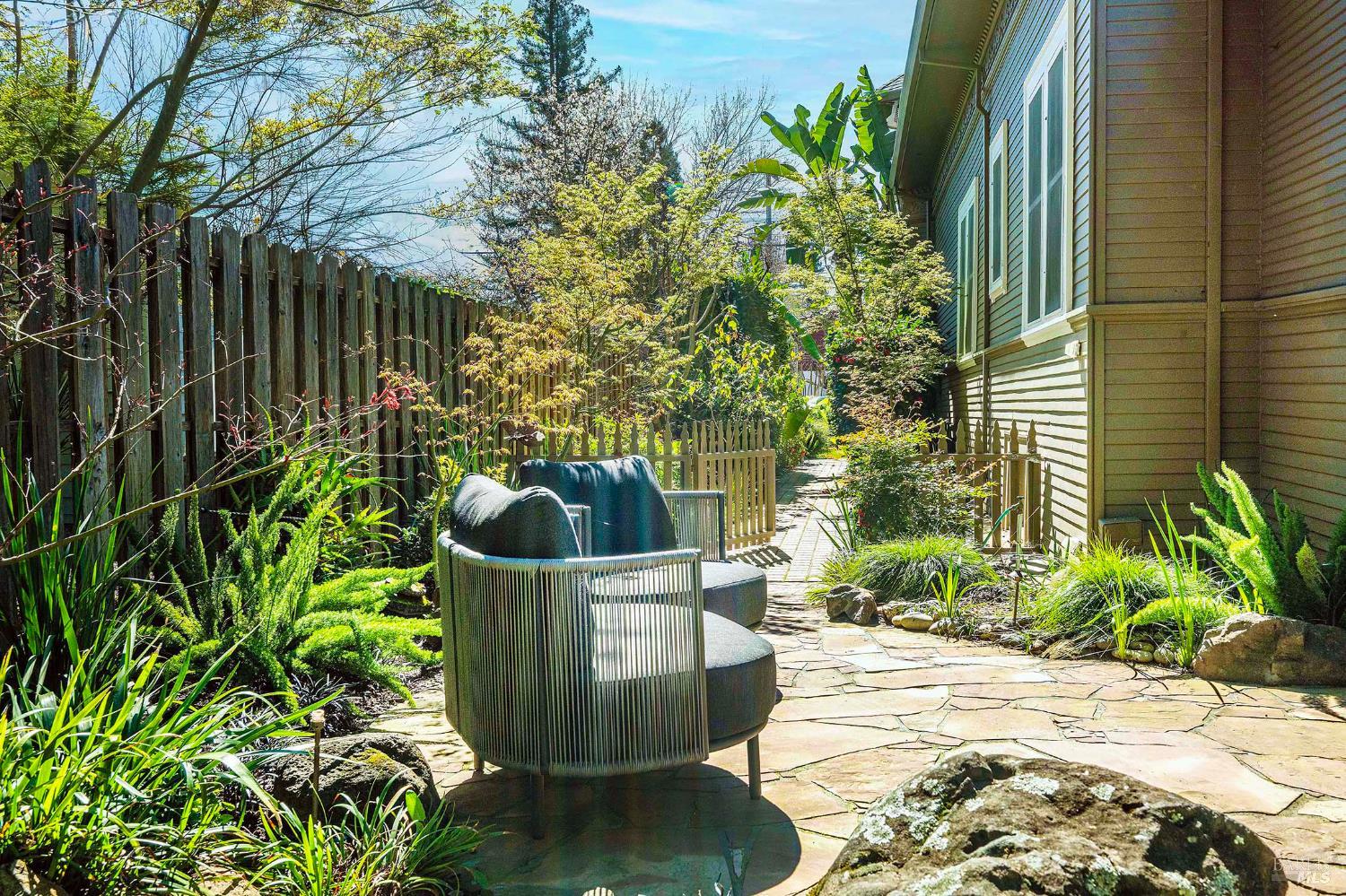 Detail Gallery Image 23 of 35 For 423 Matheson St, Healdsburg,  CA 95448 - 3 Beds | 2/2 Baths