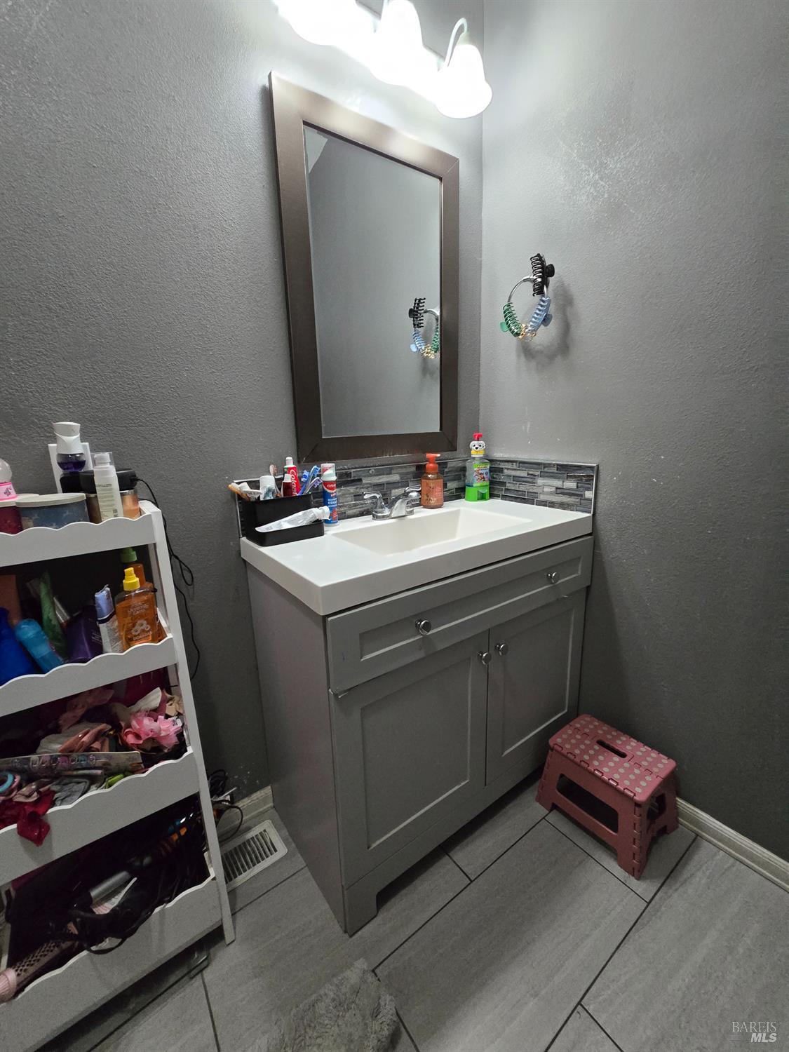 Detail Gallery Image 6 of 14 For 2963 Santa Rosa Ave C-12, Santa Rosa,  CA 95407 - 2 Beds | 1 Baths