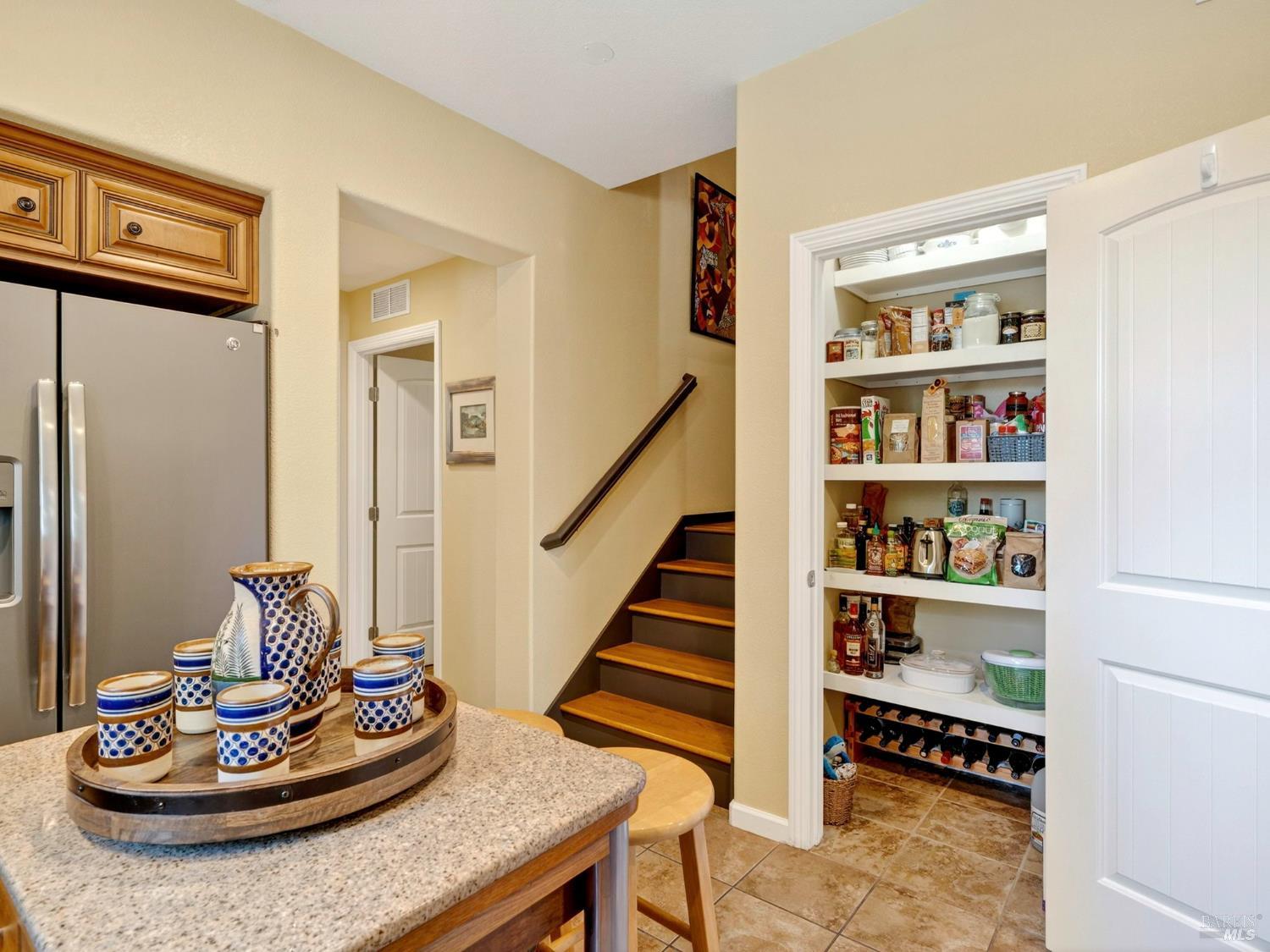 Detail Gallery Image 17 of 48 For 180 Healdsburg Ave a,  Cloverdale,  CA 95425 - 3 Beds | 2/1 Baths