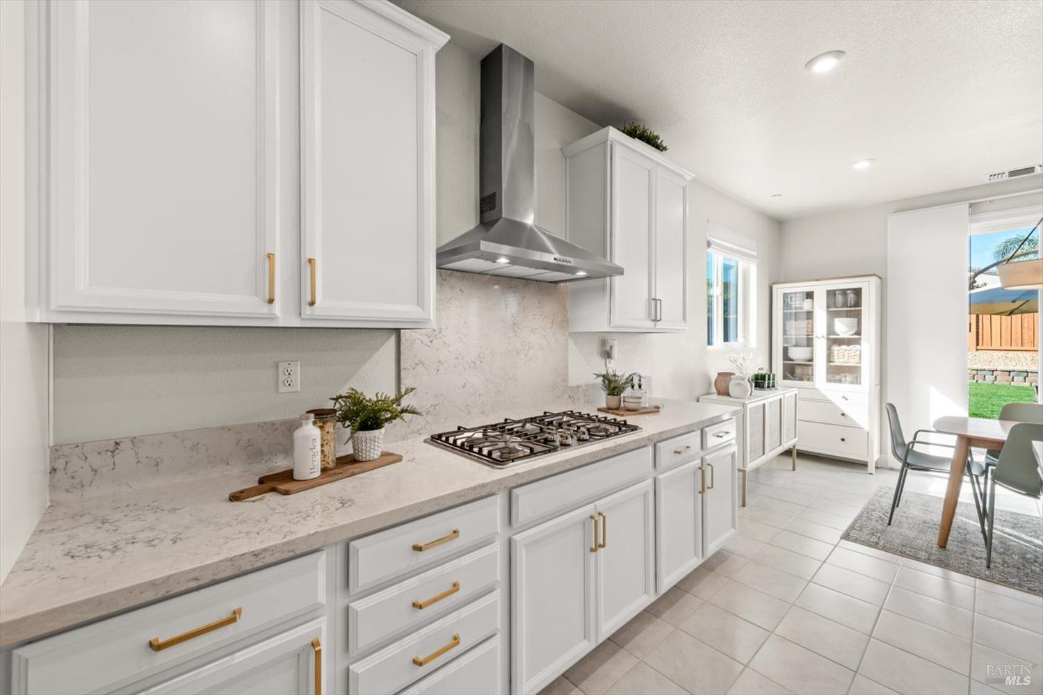 Detail Gallery Image 22 of 97 For 710 Fielding Way, Dixon,  CA 95620 - 5 Beds | 4 Baths