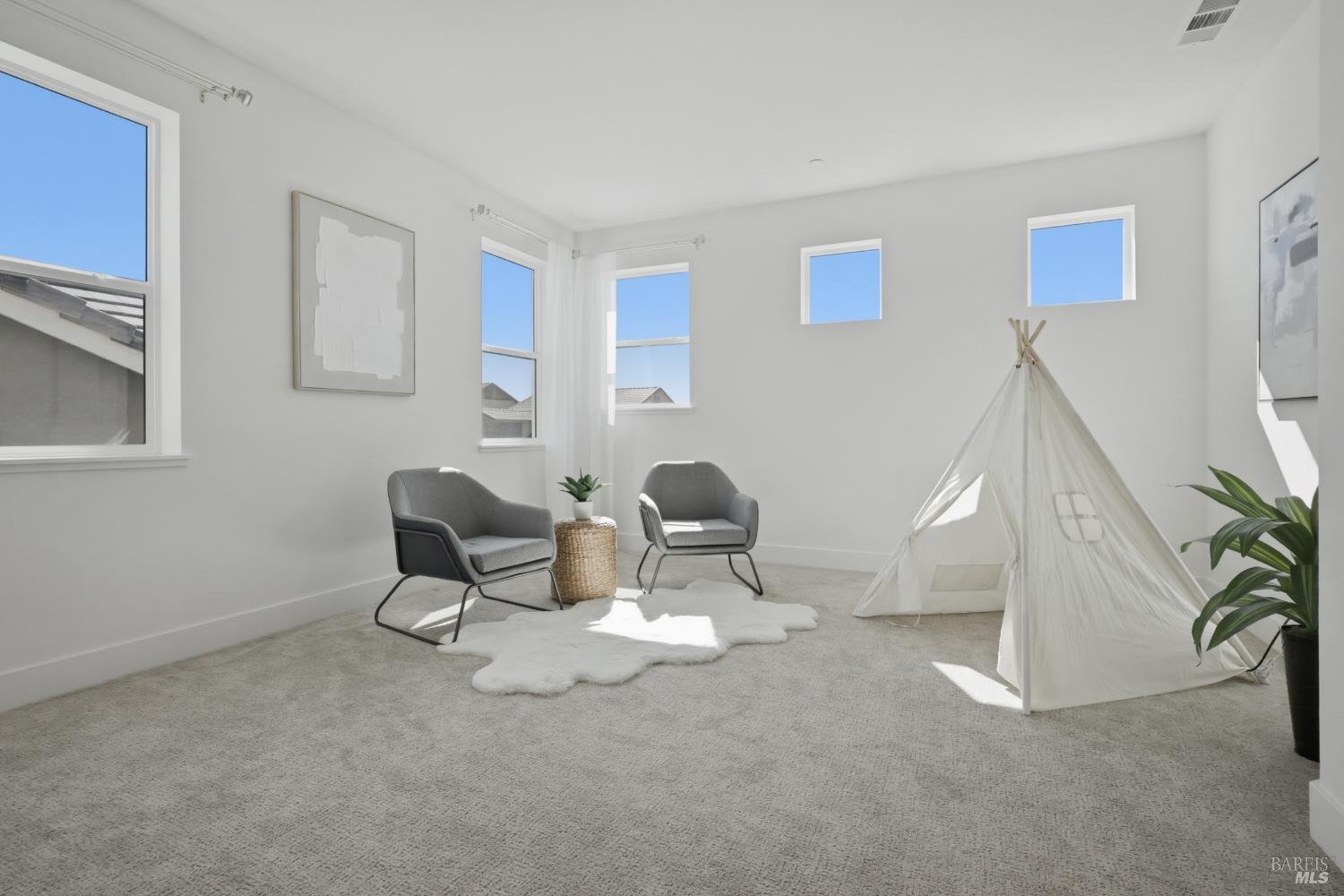 Detail Gallery Image 12 of 29 For 1588 Nightfall Ln, Fairfield,  CA 94533 - 4 Beds | 3 Baths