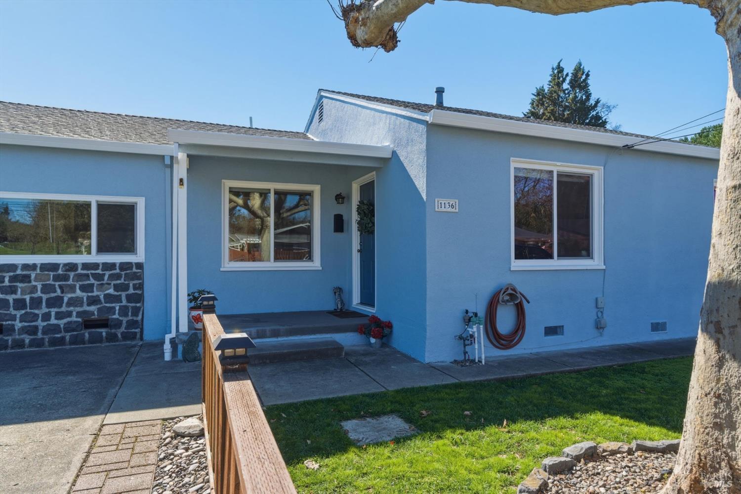 Detail Gallery Image 2 of 52 For 1136 Poppy Dr, Santa Rosa,  CA 95404 - 3 Beds | 2 Baths