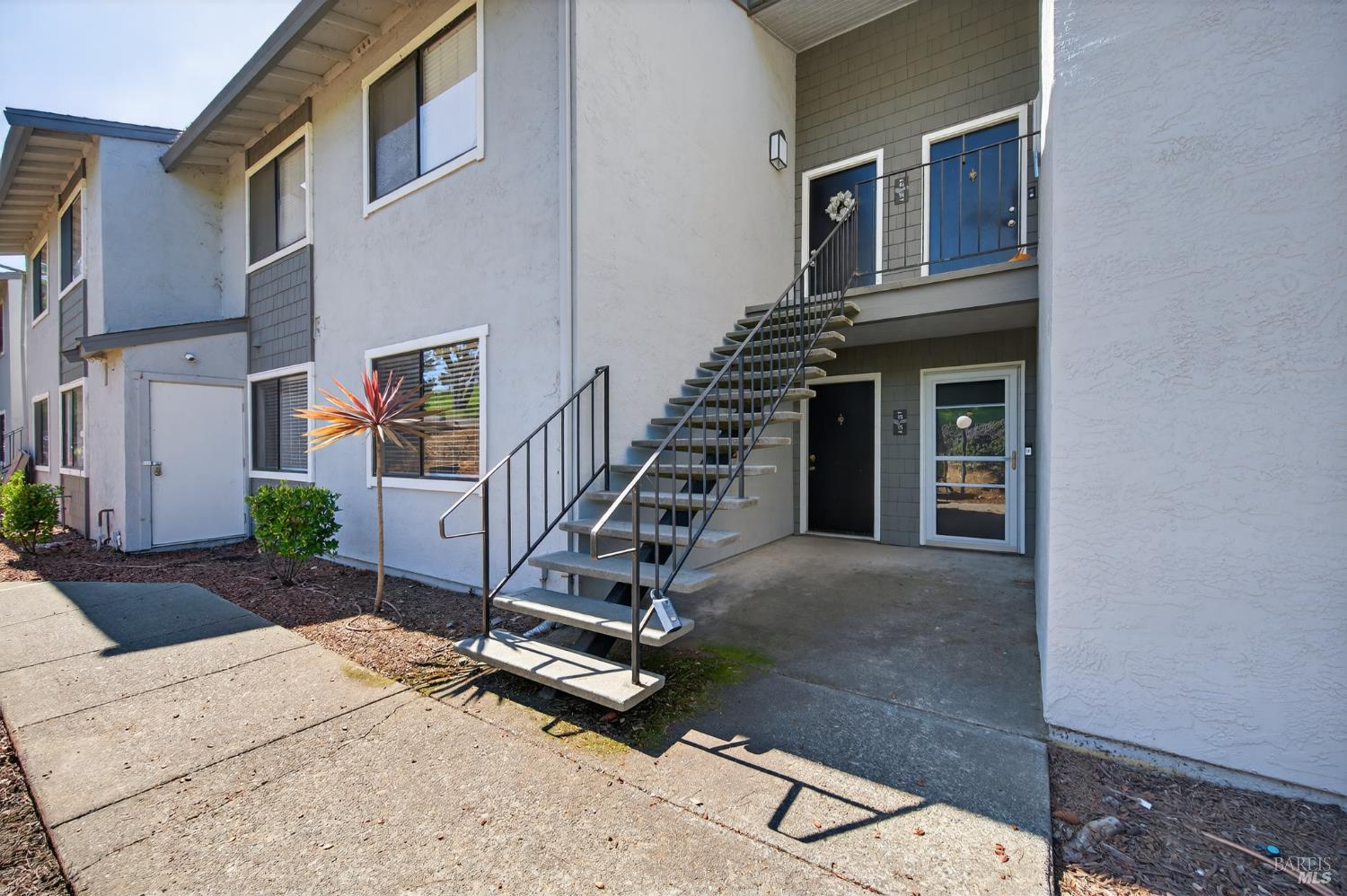 Detail Gallery Image 4 of 30 For 900 Cambridge Dr #95,  Benicia,  CA 94510 - 2 Beds | 1 Baths