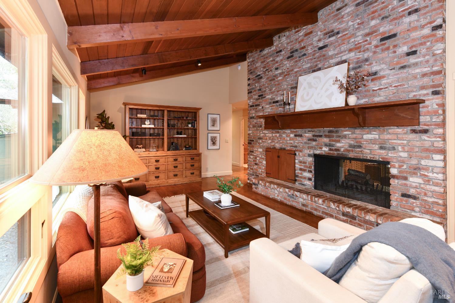 Detail Gallery Image 7 of 58 For 2120 Grove St, Sonoma,  CA 95476 - 3 Beds | 2/1 Baths