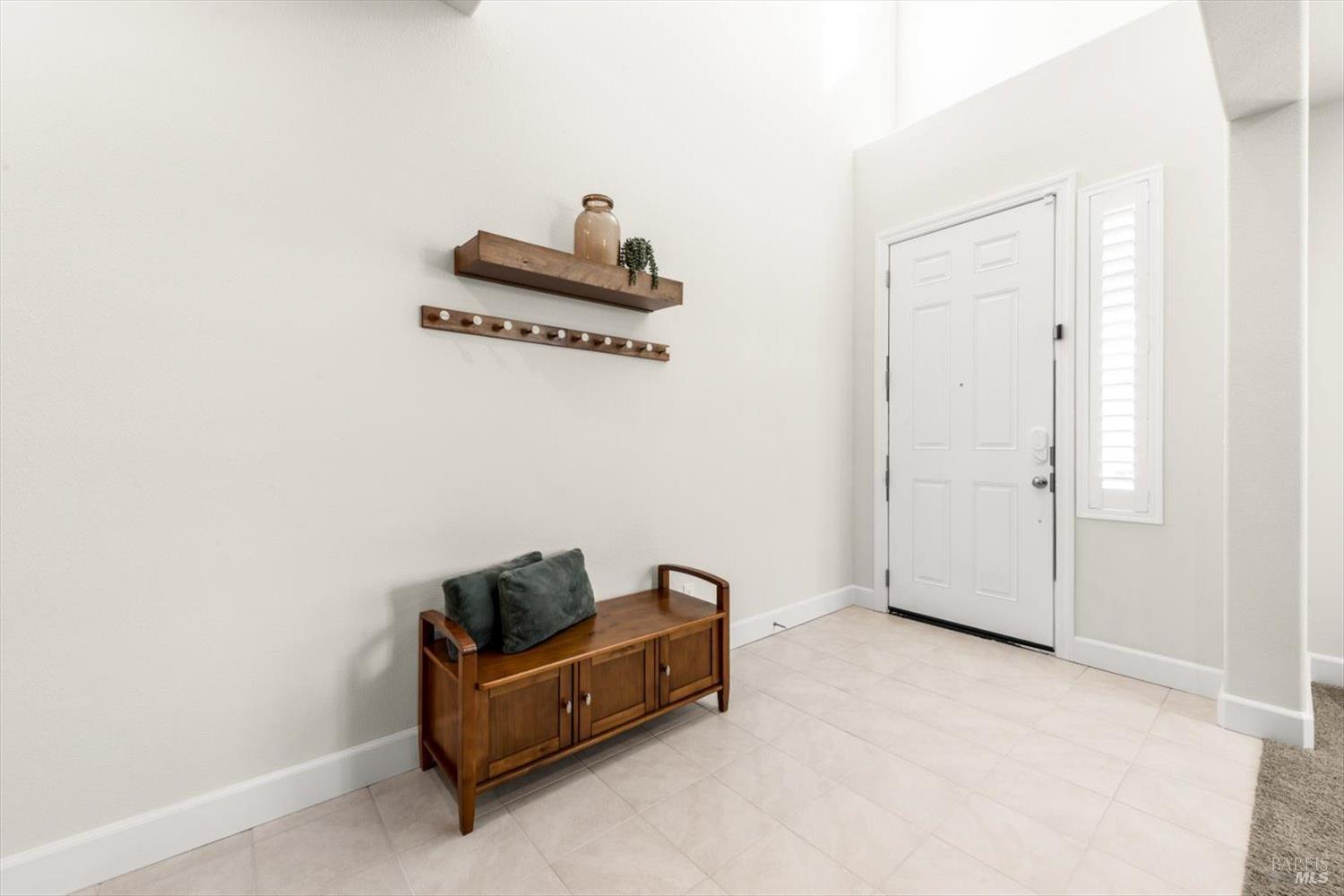 Detail Gallery Image 10 of 97 For 710 Fielding Way, Dixon,  CA 95620 - 5 Beds | 4 Baths