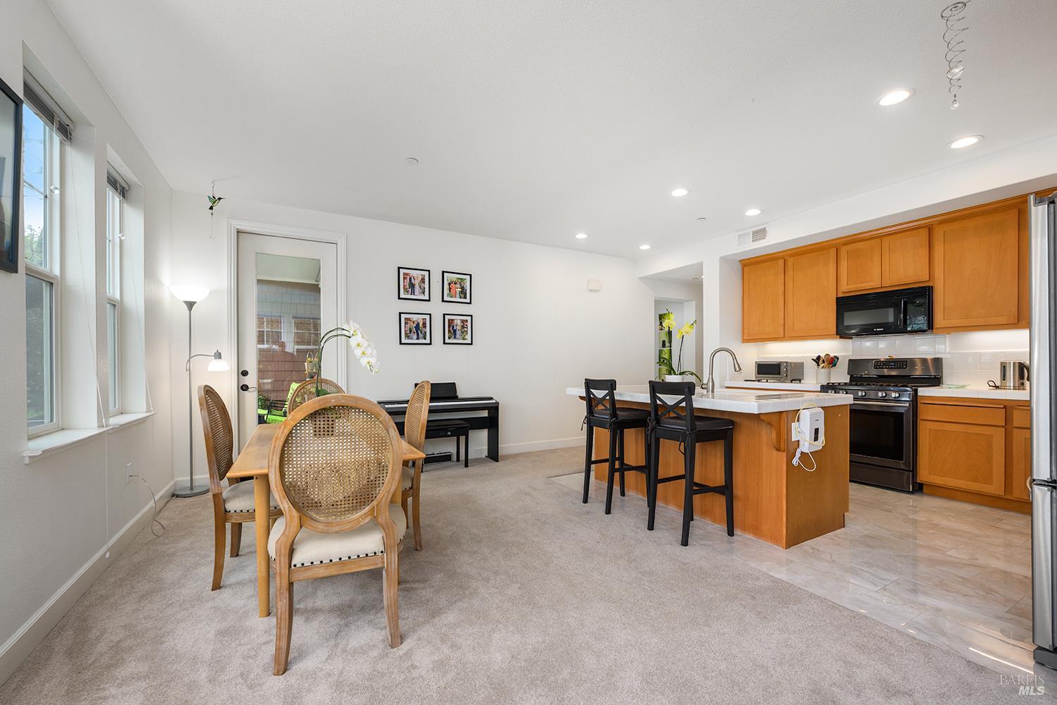 Detail Gallery Image 30 of 35 For 263 Camellia Cir, Larkspur,  CA 94939 - 2 Beds | 2 Baths