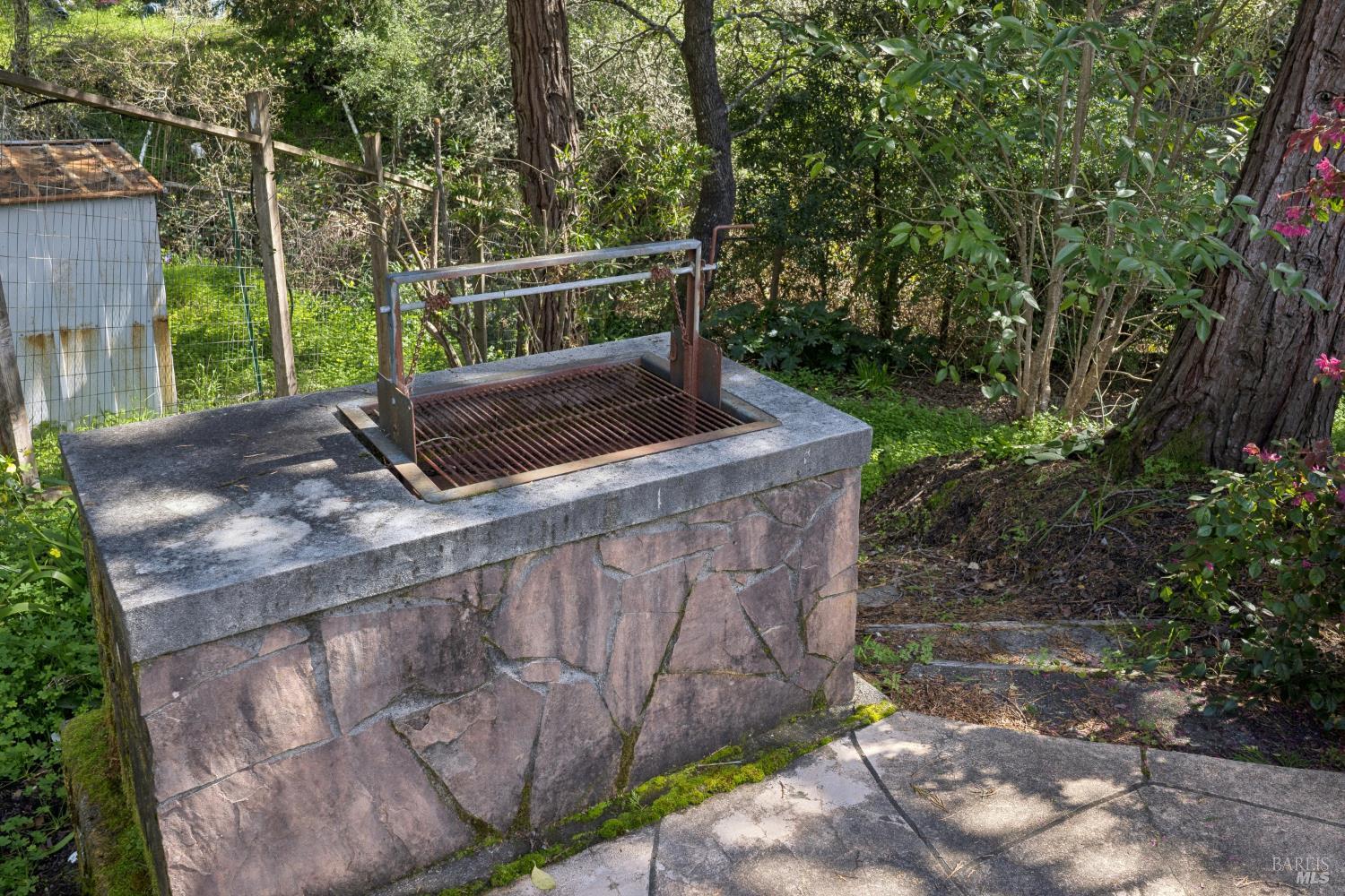 Detail Gallery Image 39 of 46 For 285 Cascade Dr, Fairfax,  CA 94930 - 4 Beds | 2 Baths