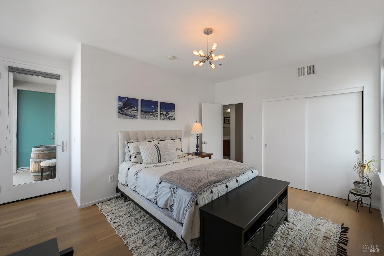 Detail Gallery Image 32 of 44 For 426 1st St, Petaluma,  CA 94952 - 3 Beds | 2/1 Baths