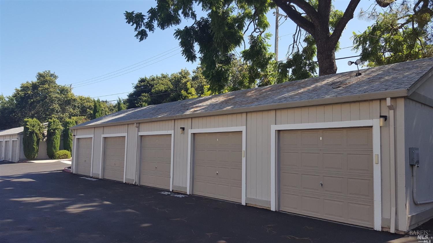 Detail Gallery Image 21 of 23 For 31 Front St #E,  Healdsburg,  CA 95448 - 3 Beds | 1/1 Baths