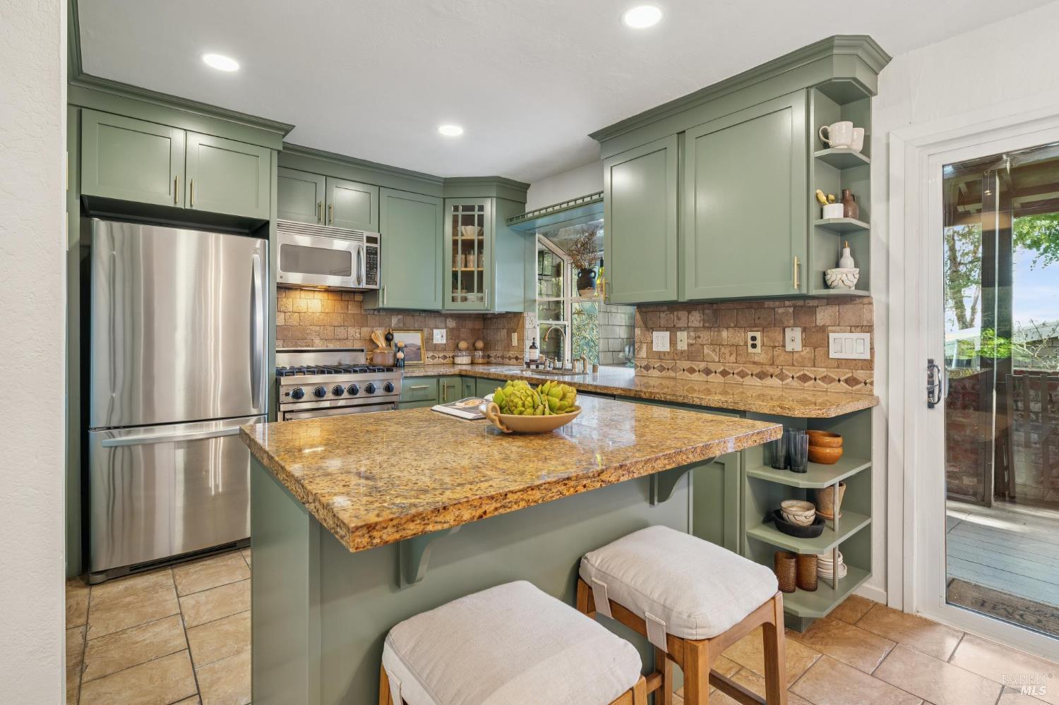 Detail Gallery Image 4 of 18 For 1411 Casa Buena Dr #13,  Corte Madera,  CA 94925 - 3 Beds | 2 Baths