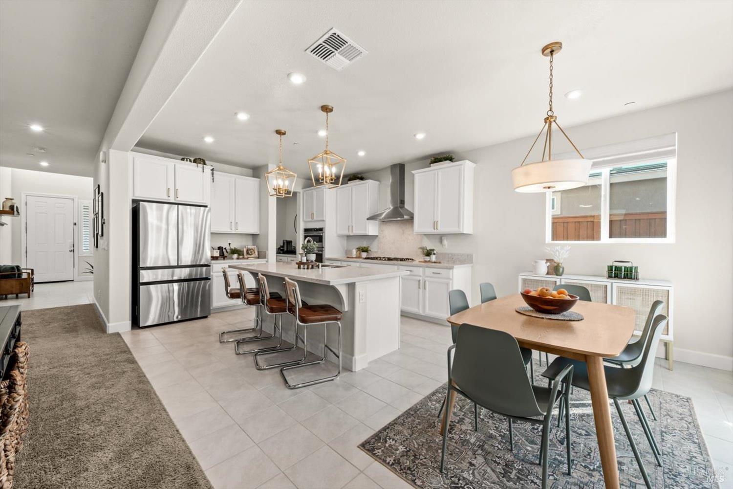 Detail Gallery Image 19 of 97 For 710 Fielding Way, Dixon,  CA 95620 - 5 Beds | 4 Baths