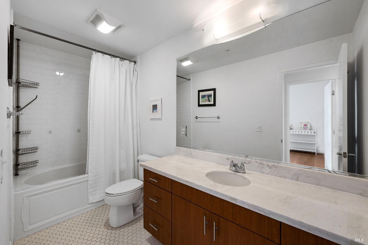 Detail Gallery Image 37 of 44 For 426 1st St, Petaluma,  CA 94952 - 3 Beds | 2/1 Baths