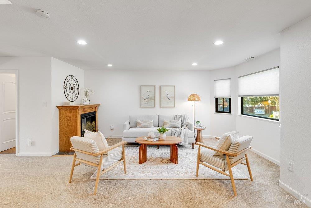 Detail Gallery Image 6 of 43 For 720 Military St, Benicia,  CA 94510 - 2 Beds | 2/1 Baths