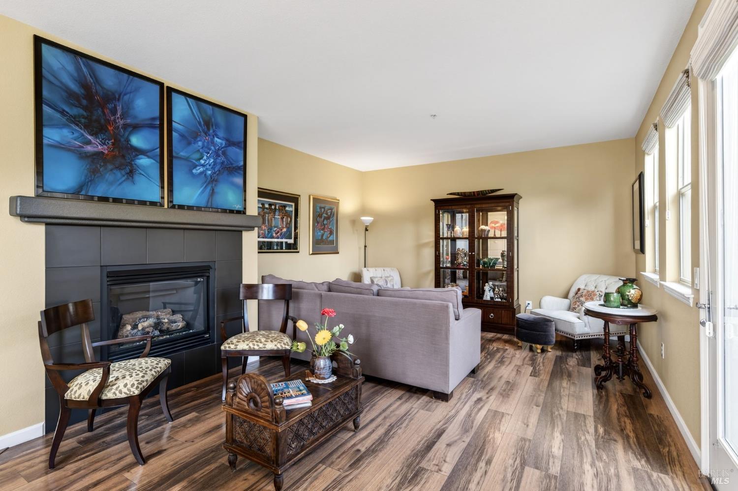 Detail Gallery Image 8 of 48 For 180 Healdsburg Ave a,  Cloverdale,  CA 95425 - 3 Beds | 2/1 Baths