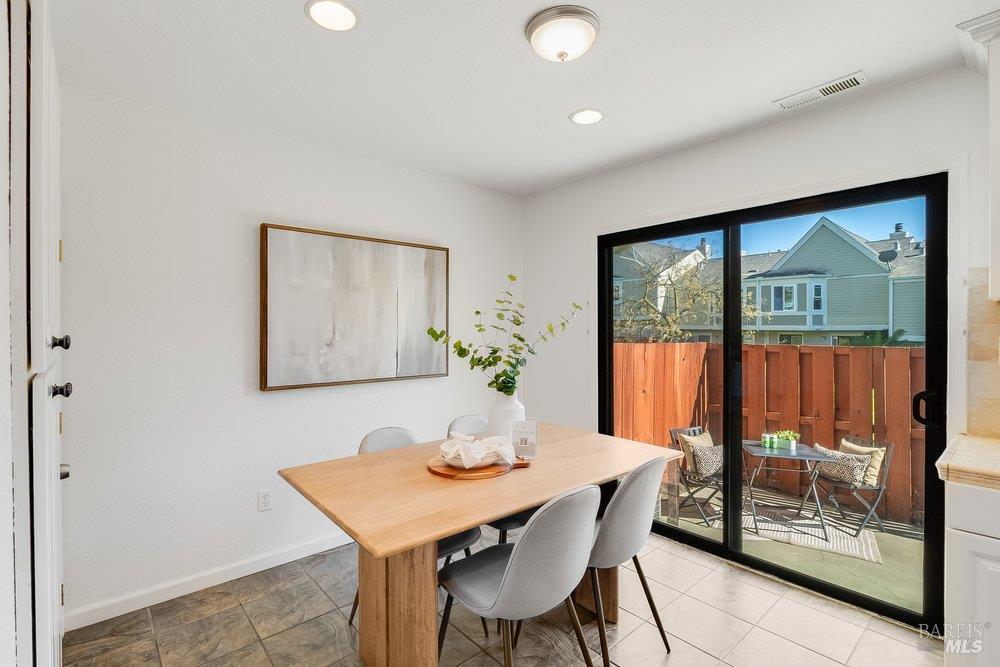 Detail Gallery Image 15 of 43 For 720 Military St, Benicia,  CA 94510 - 2 Beds | 2/1 Baths