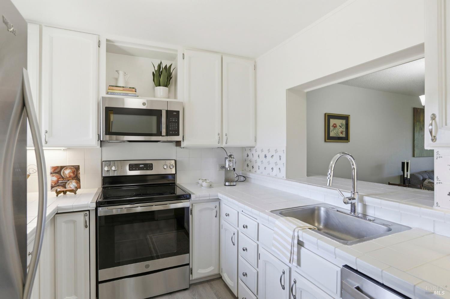 Detail Gallery Image 9 of 44 For 823 via Casitas Unkn, Greenbrae,  CA 94904 - 2 Beds | 2 Baths