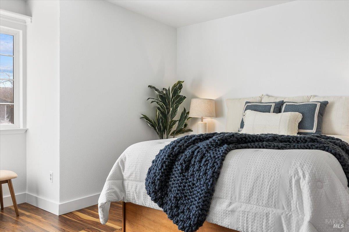 Detail Gallery Image 15 of 43 For 2257 White Chapel Ct, Santa Rosa,  CA 95401 - 3 Beds | 3 Baths