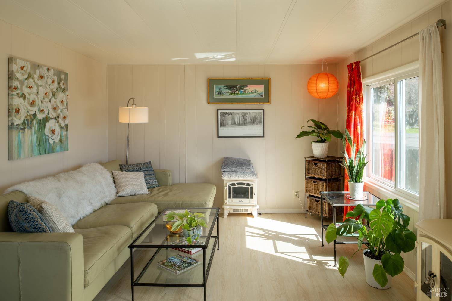 Detail Gallery Image 6 of 21 For 38851 38851 S Hwy One Hwy 31, Gualala,  CA 95445 - 3 Beds | 2 Baths