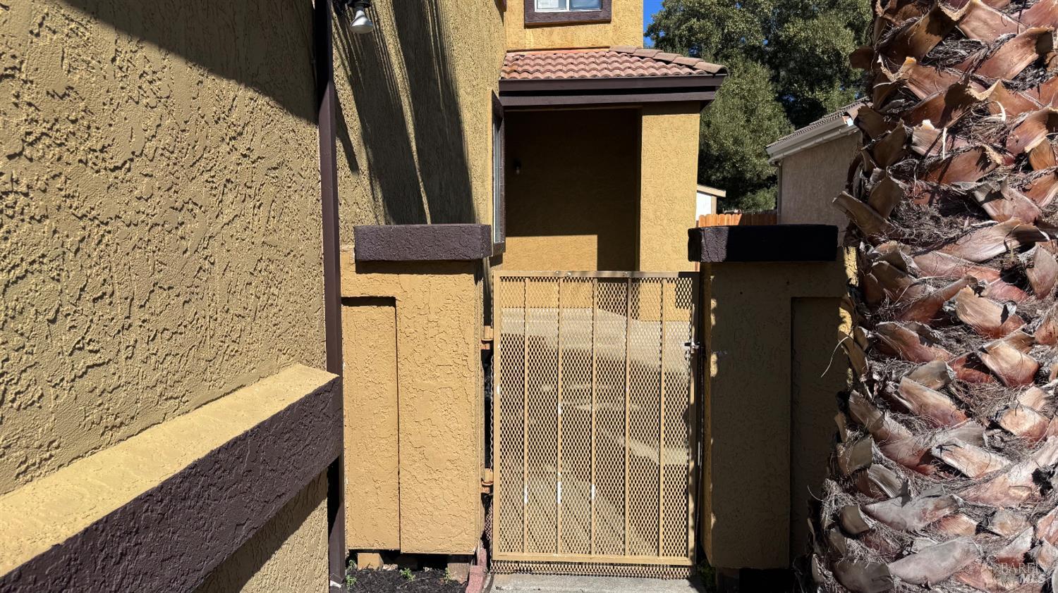 Detail Gallery Image 3 of 37 For 348 Stamper Cir, Suisun City,  CA 94585 - 3 Beds | 3 Baths