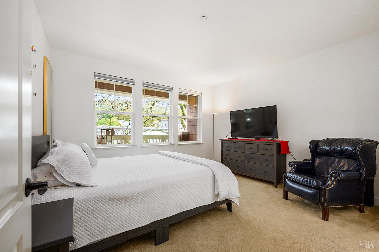 Detail Gallery Image 11 of 35 For 263 Camellia Cir, Larkspur,  CA 94939 - 2 Beds | 2 Baths