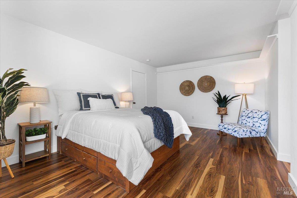 Detail Gallery Image 16 of 43 For 2257 White Chapel Ct, Santa Rosa,  CA 95401 - 3 Beds | 3 Baths