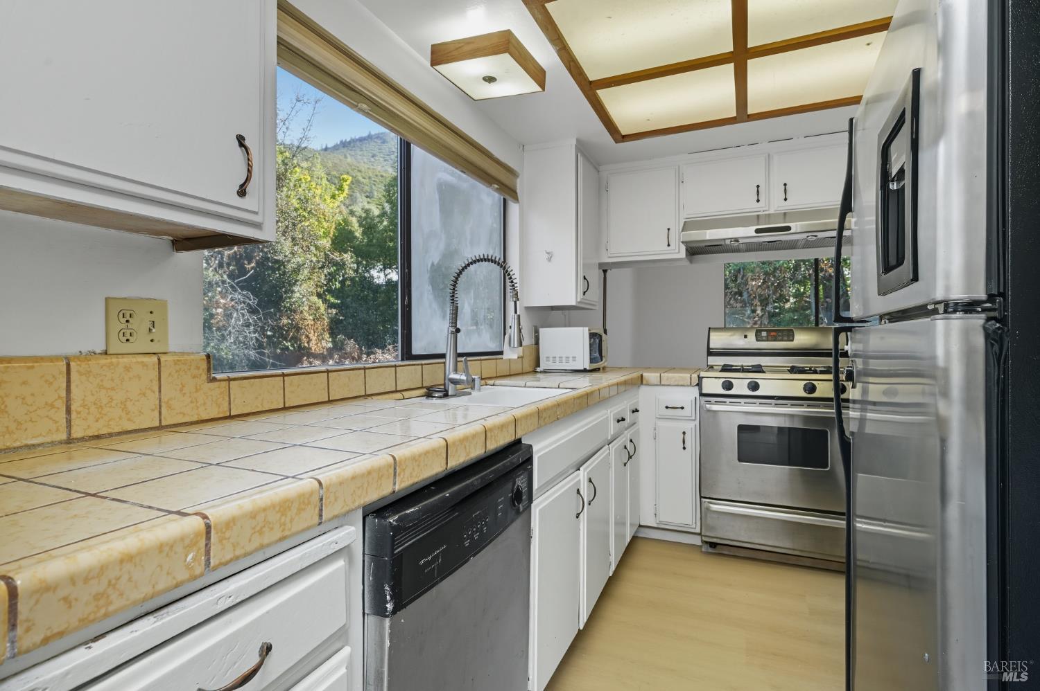 Detail Gallery Image 6 of 30 For 3480 Bergesen Ct, Kelseyville,  CA 95451 - 3 Beds | 1/1 Baths