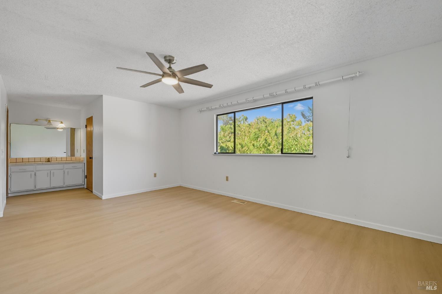 Detail Gallery Image 13 of 30 For 3480 Bergesen Ct, Kelseyville,  CA 95451 - 3 Beds | 1/1 Baths