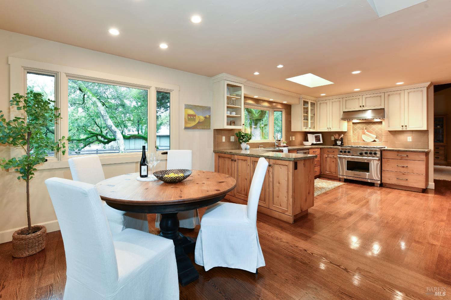 Detail Gallery Image 17 of 58 For 2120 Grove St, Sonoma,  CA 95476 - 3 Beds | 2/1 Baths