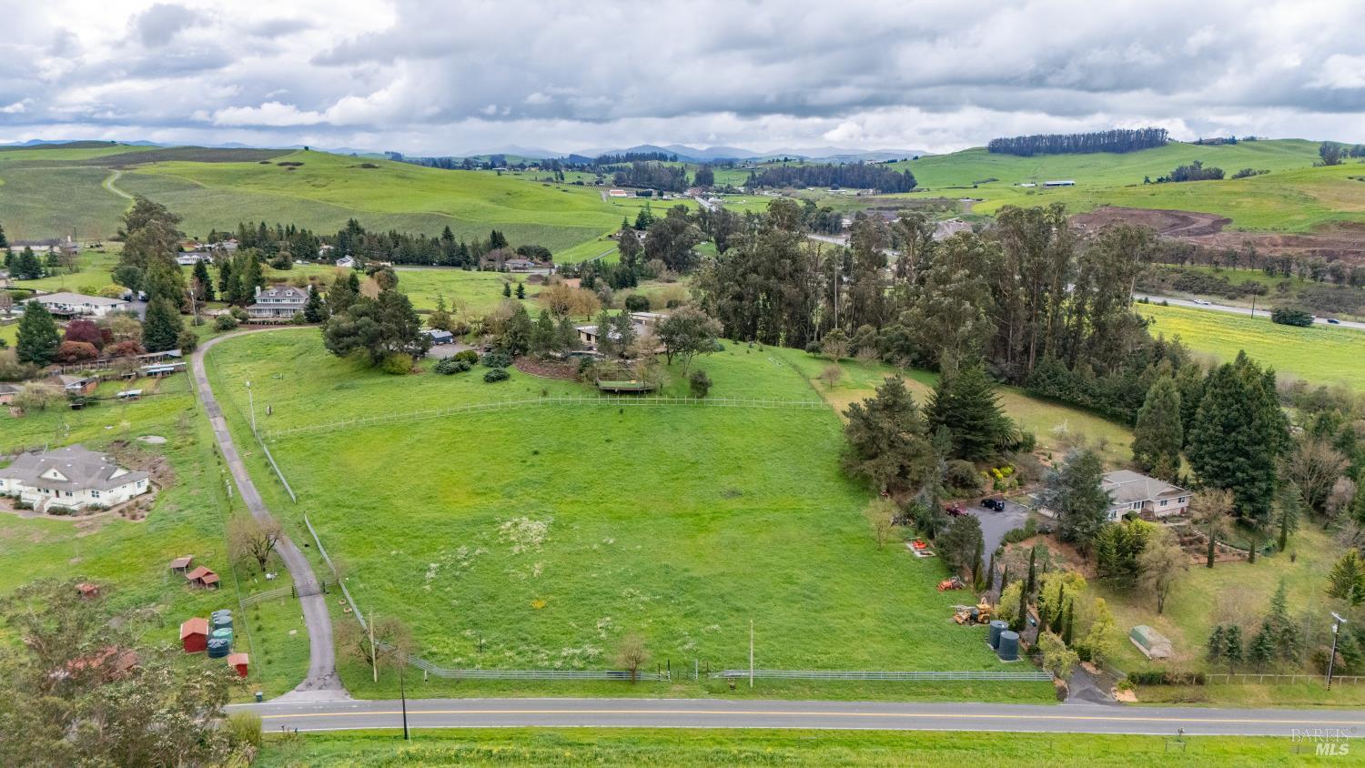 Detail Gallery Image 4 of 19 For 1226 Madrone Ave, Cotati,  CA 94931 - – Beds | – Baths