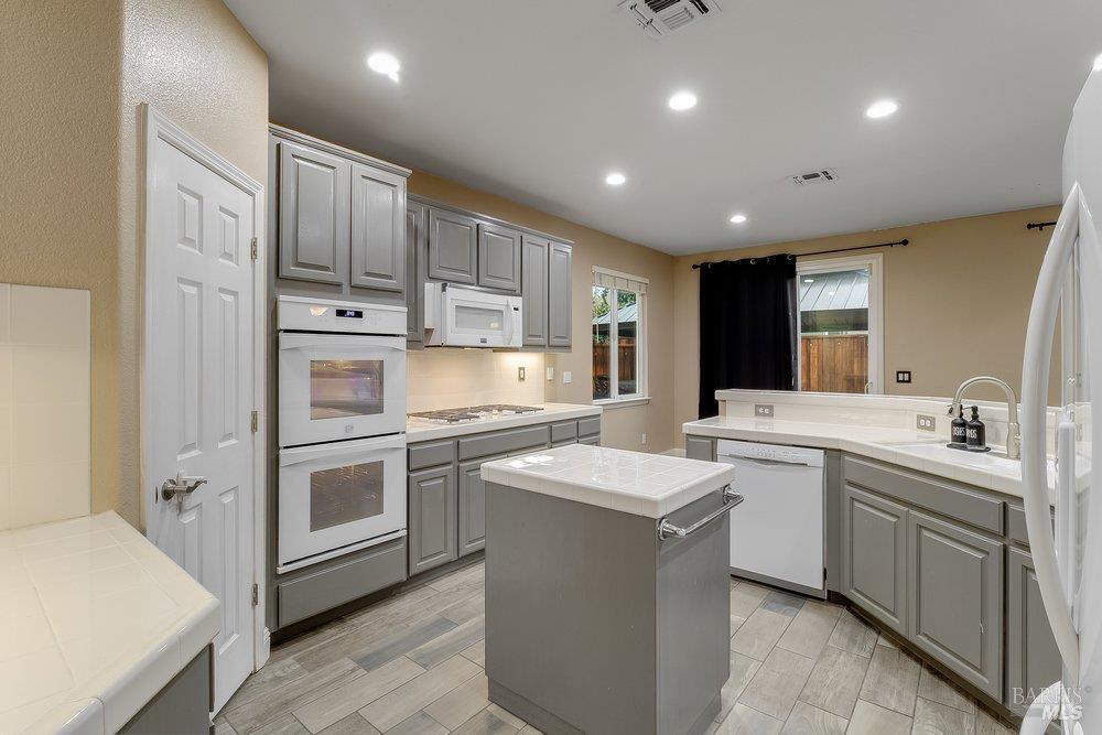 Detail Gallery Image 16 of 53 For 318 San Marino Ln, Brentwood,  CA 94513 - 4 Beds | 3 Baths