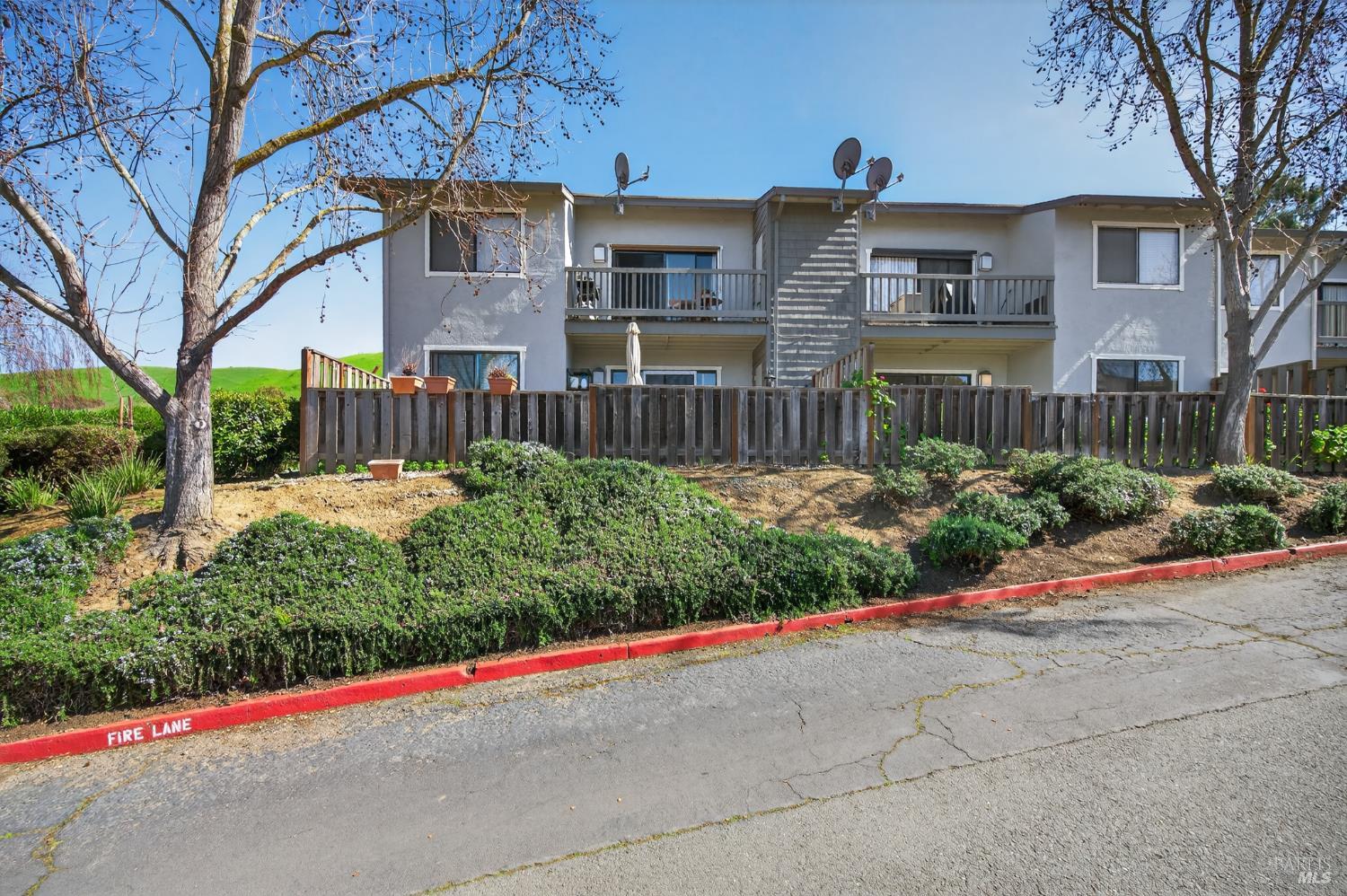 Detail Gallery Image 29 of 30 For 900 Cambridge Dr #95,  Benicia,  CA 94510 - 2 Beds | 1 Baths