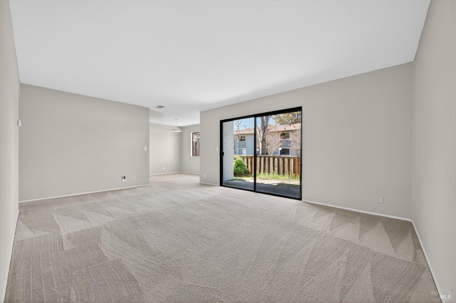 Detail Gallery Image 6 of 30 For 900 Cambridge Dr #95,  Benicia,  CA 94510 - 2 Beds | 1 Baths