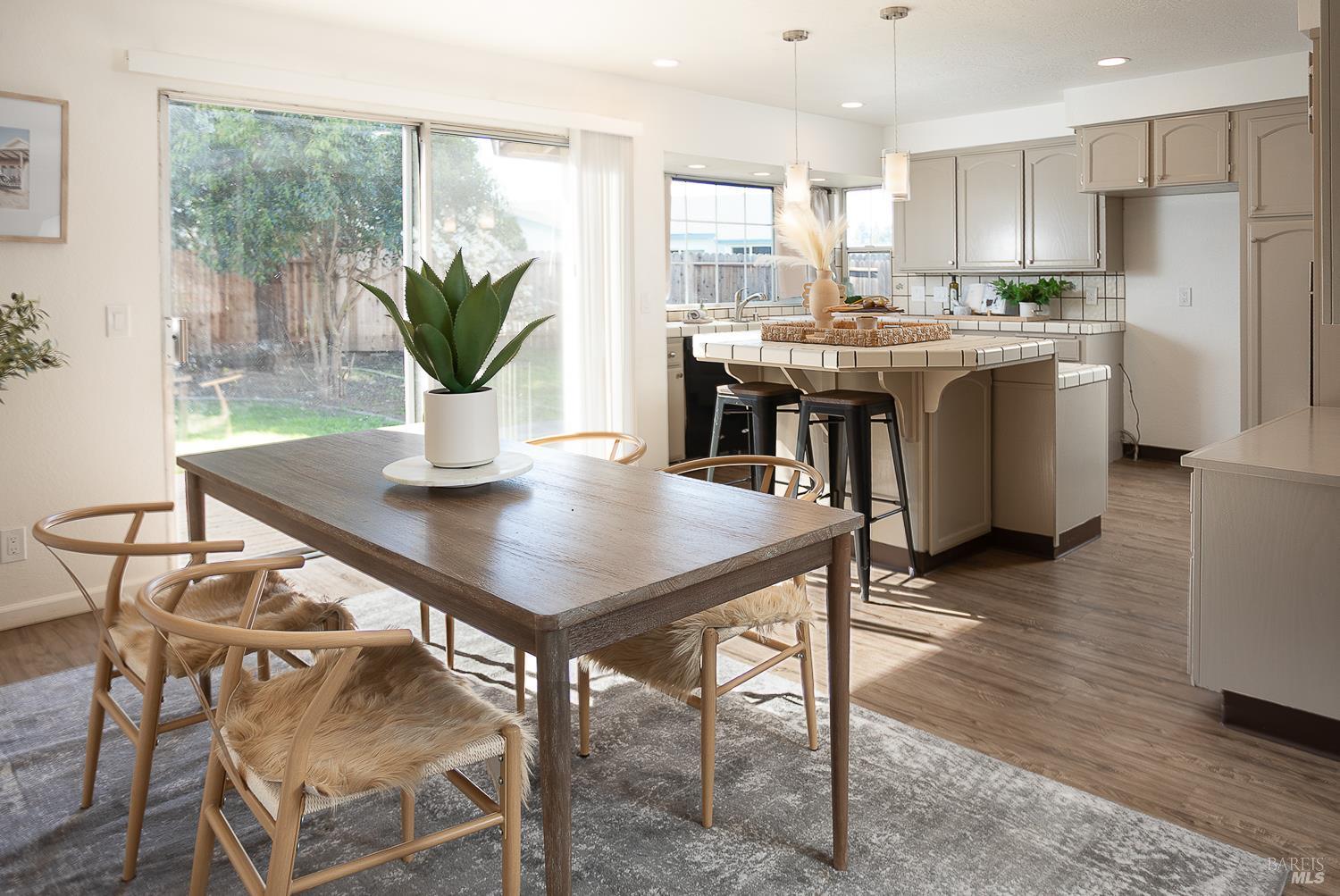 Detail Gallery Image 11 of 49 For 775 Cahill Ct, Dixon,  CA 95620 - 4 Beds | 2 Baths