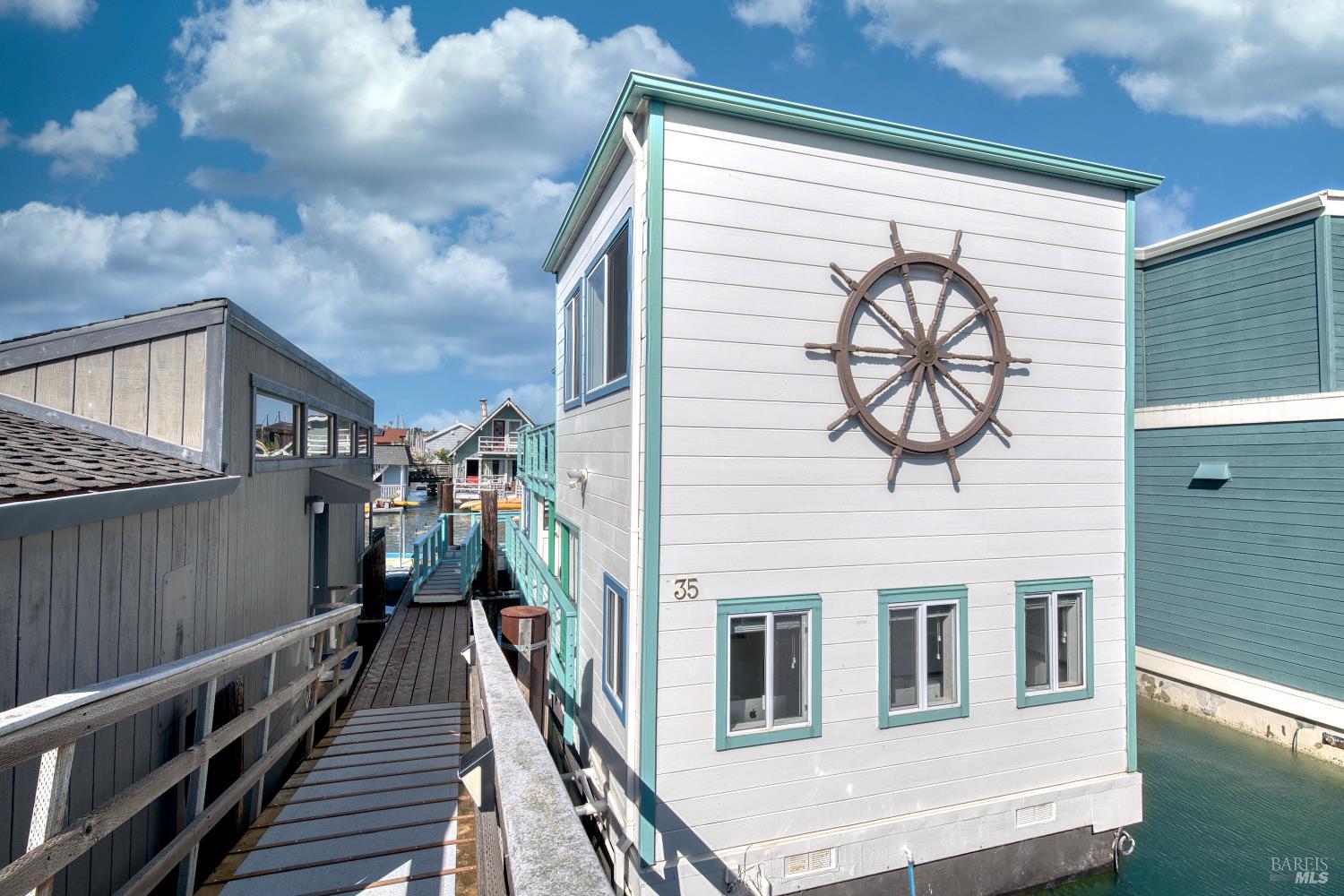 Detail Gallery Image 5 of 32 For 35 W Pier Unkn, Sausalito,  CA 94965 - 1 Beds | 1 Baths