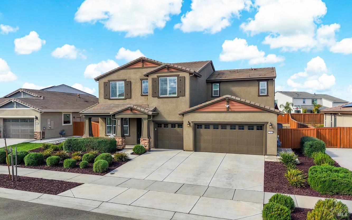 Detail Gallery Image 3 of 97 For 710 Fielding Way, Dixon,  CA 95620 - 5 Beds | 4 Baths