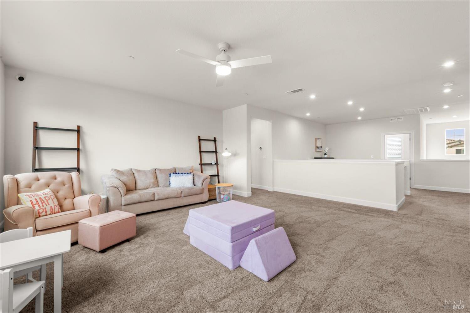 Detail Gallery Image 49 of 97 For 710 Fielding Way, Dixon,  CA 95620 - 5 Beds | 4 Baths