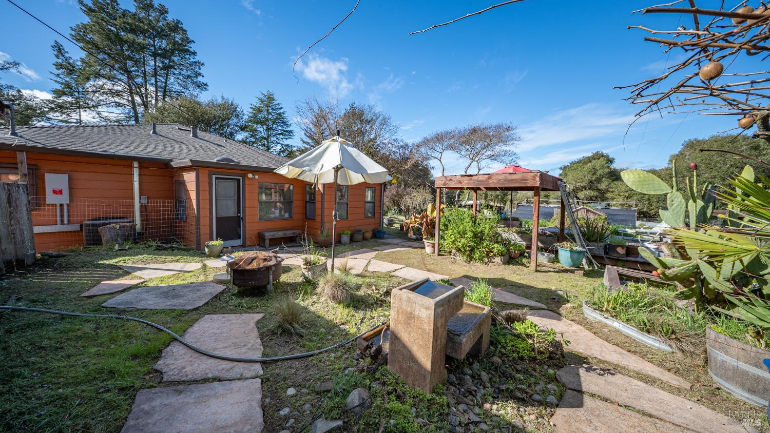 Detail Gallery Image 36 of 99 For 5932 Fredricks Rd, Sebastopol,  CA 95472 - 4 Beds | 4 Baths