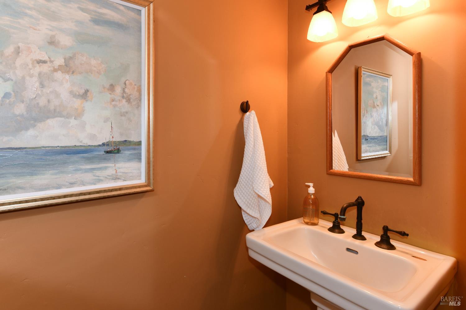 Detail Gallery Image 27 of 58 For 2120 Grove St, Sonoma,  CA 95476 - 3 Beds | 2/1 Baths