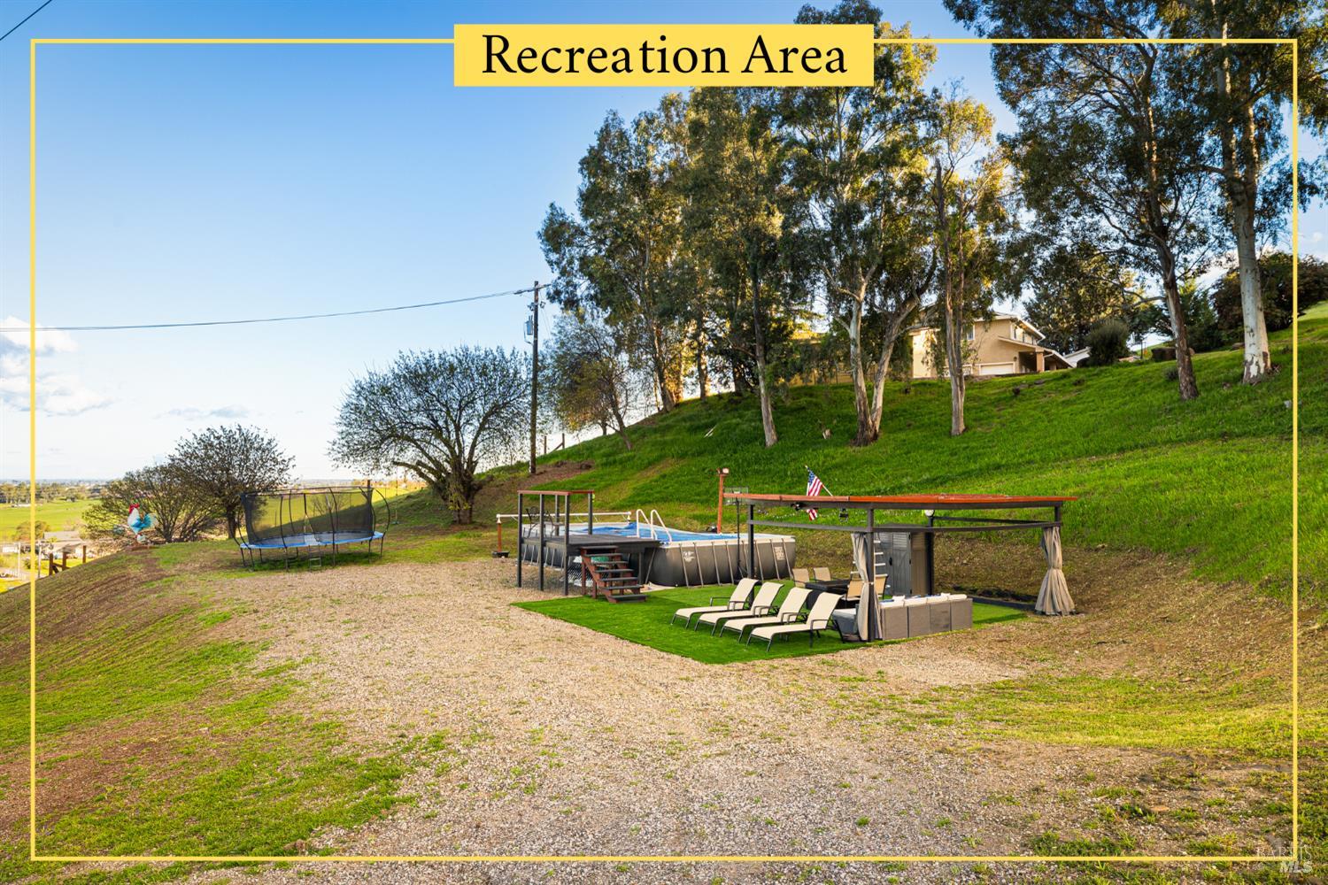 Detail Gallery Image 9 of 98 For 7413 English Hills Rd, Vacaville,  CA 95688 - 7 Beds | 4/1 Baths