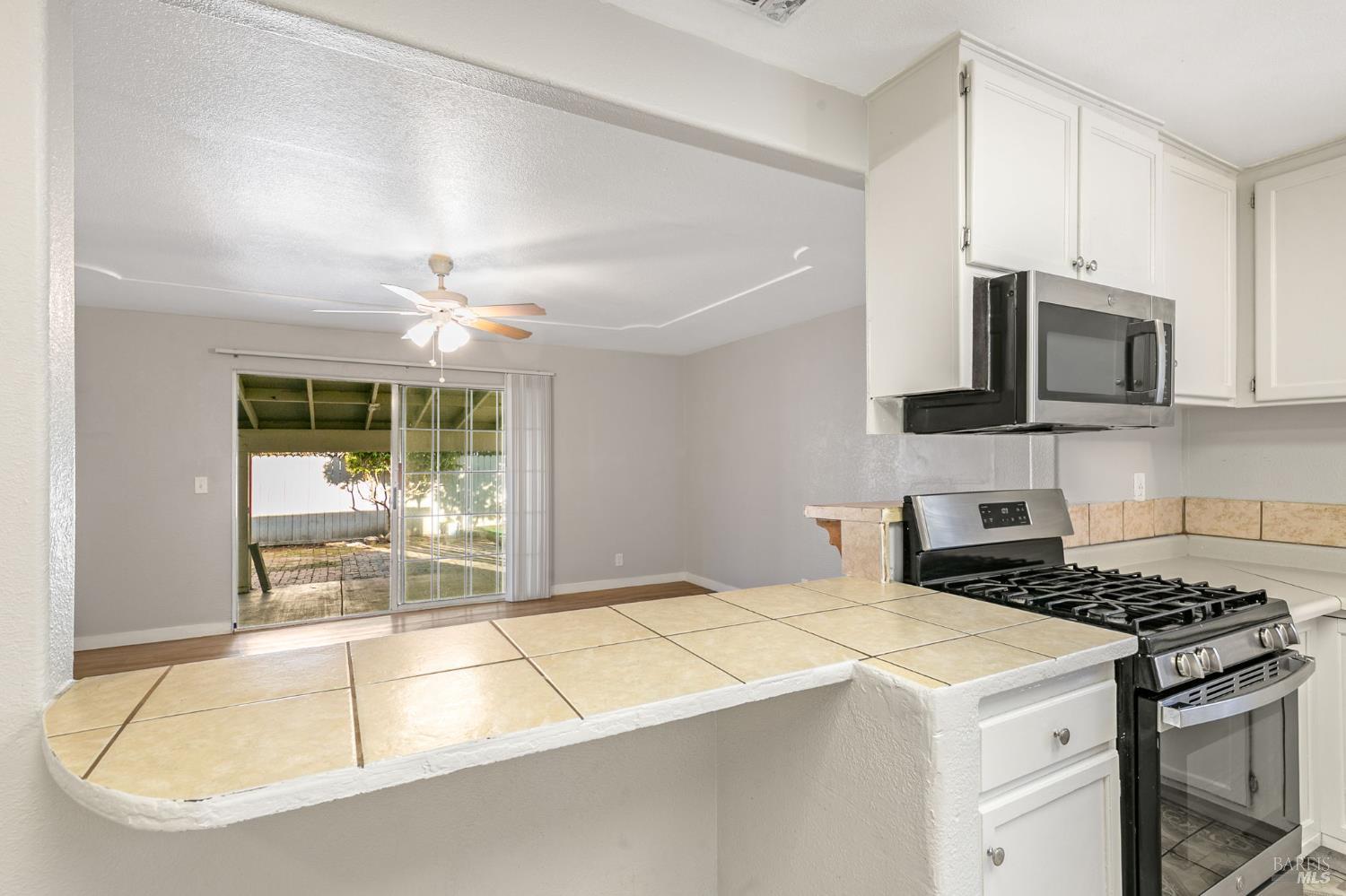 Detail Gallery Image 14 of 48 For 450 Priddy Dr, Dixon,  CA 95620 - 4 Beds | 2 Baths