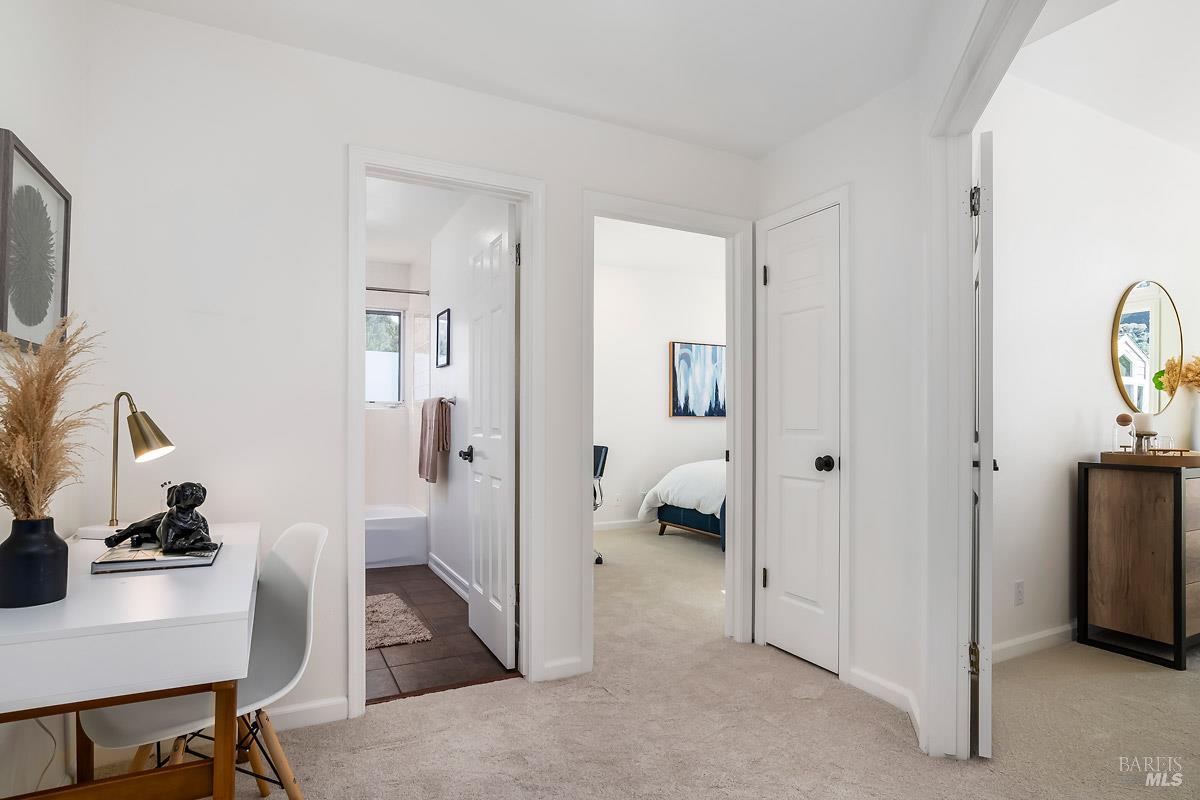 Detail Gallery Image 22 of 40 For 37 Creekside Ct, Corte Madera,  CA 94925 - 2 Beds | 2/1 Baths