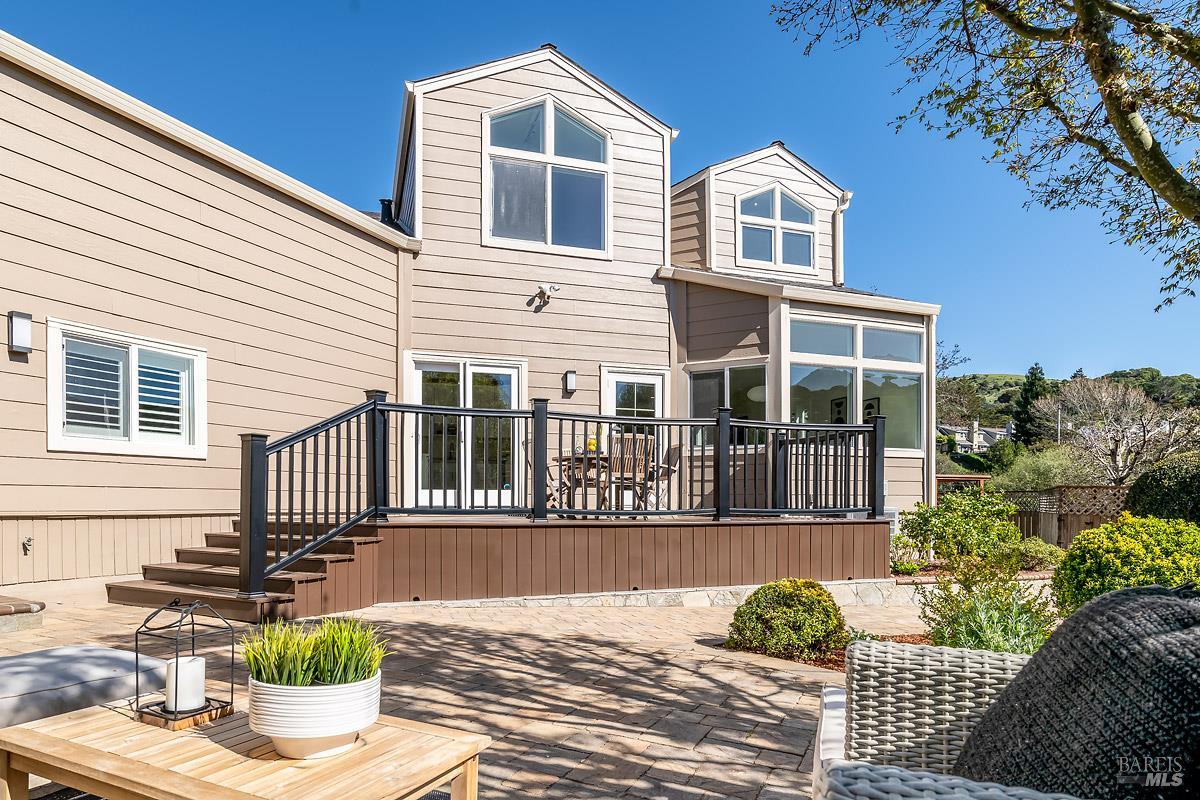 Detail Gallery Image 27 of 40 For 37 Creekside Ct, Corte Madera,  CA 94925 - 2 Beds | 2/1 Baths