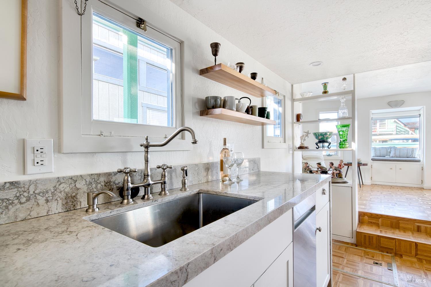 Detail Gallery Image 13 of 32 For 35 W Pier Unkn, Sausalito,  CA 94965 - 1 Beds | 1 Baths