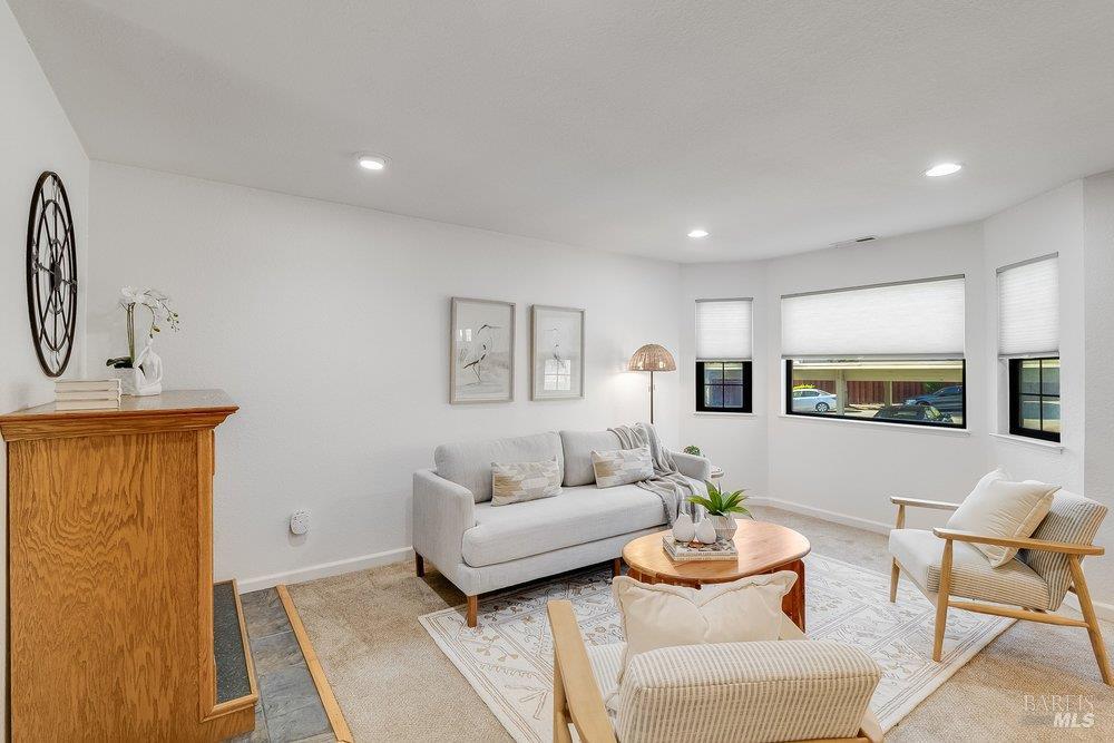 Detail Gallery Image 8 of 43 For 720 Military St, Benicia,  CA 94510 - 2 Beds | 2/1 Baths