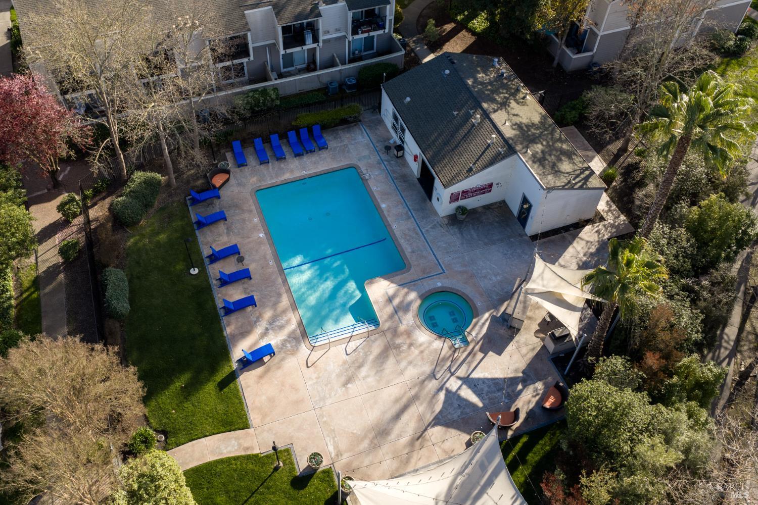 Detail Gallery Image 38 of 42 For 225 Burt St #3,  Santa Rosa,  CA 95407 - 2 Beds | 2 Baths