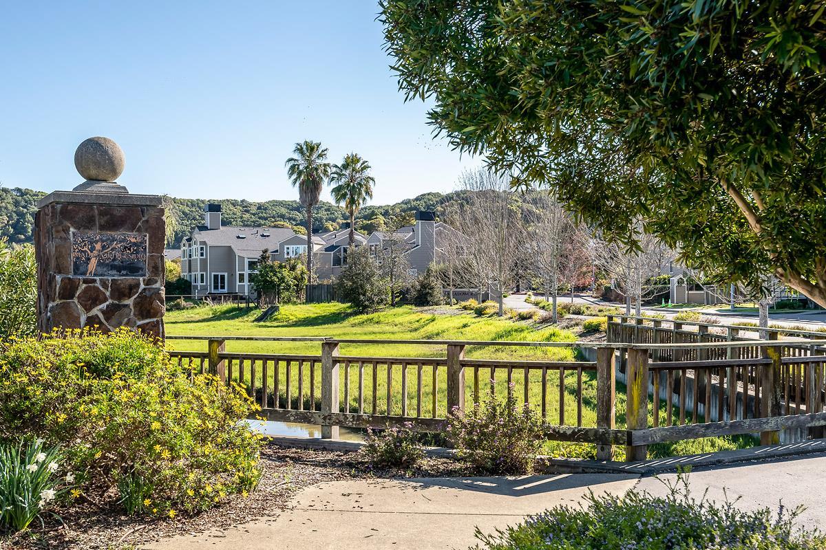 Detail Gallery Image 39 of 40 For 37 Creekside Ct, Corte Madera,  CA 94925 - 2 Beds | 2/1 Baths