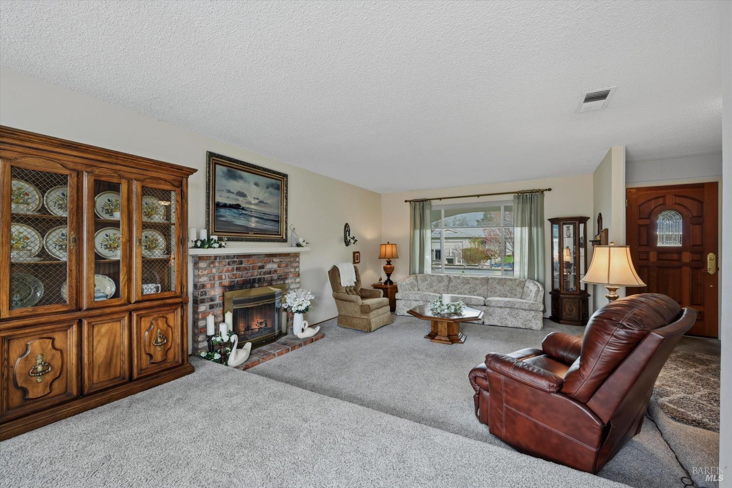 Detail Gallery Image 5 of 25 For 1091 Cayetano Dr, Napa,  CA 94559 - 3 Beds | 2 Baths